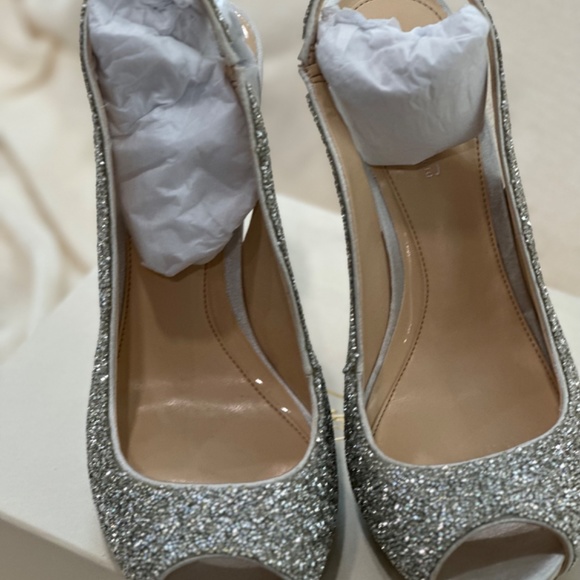 Women’s Vince Camuto stiletto heel shoes - Picture 3 of 6